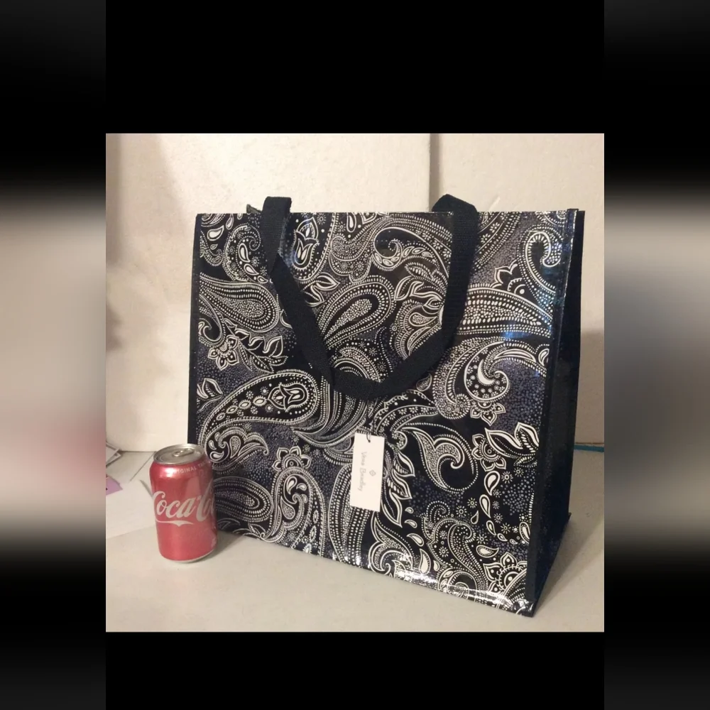 Vera Bradley Black & White Paisley Plush Throw 80x50 with Matching Tote NWT